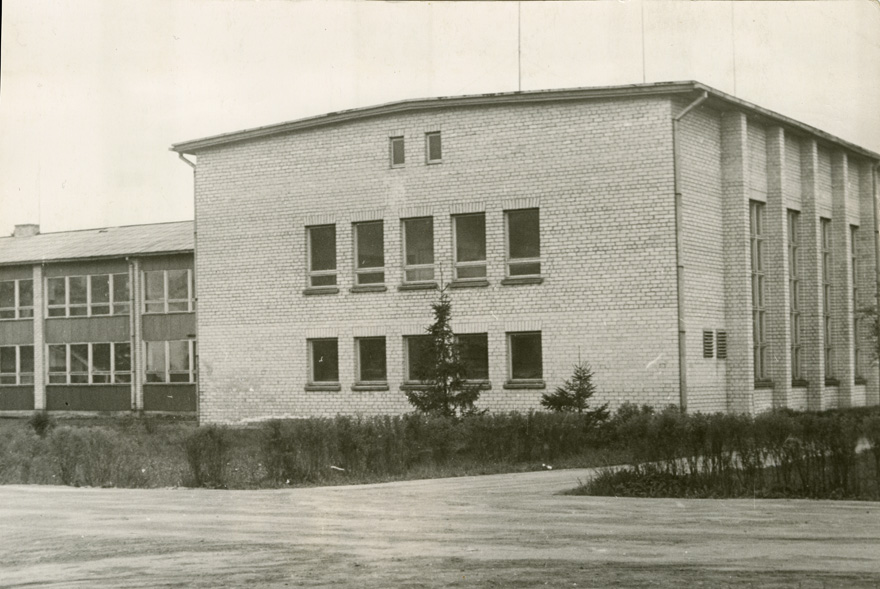 Retla-Kabala kool / Oisu õppehoone / praegune toiduainetetööstuse kool
