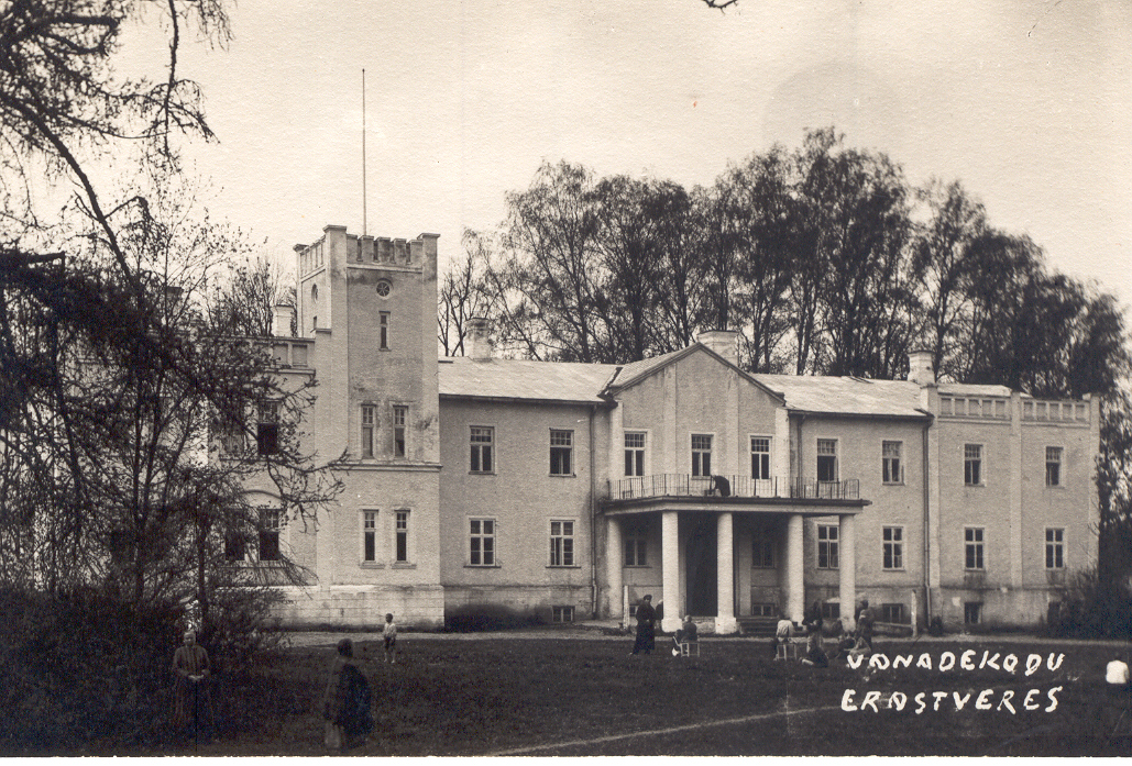 Fotopostkaart. Kanepi. Erastvere  vanadekodu hoone 1934.a.