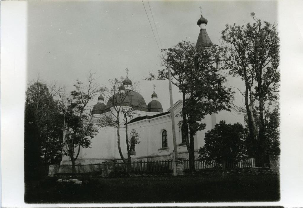 Ööriku Püha Kolmainu kirik, vaade loodest