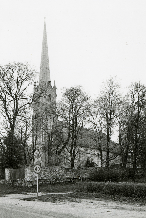 Järva-Jaani kirik, vaade edelast. Torn J.G. Mühlenhausen