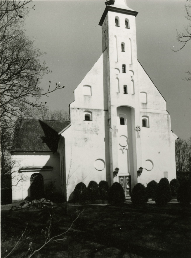 Põlva Maarja kirik, vaade läänest