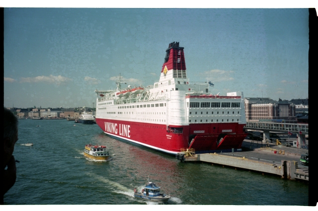 Viking Line reisilaev Helsingi lõunasadamas