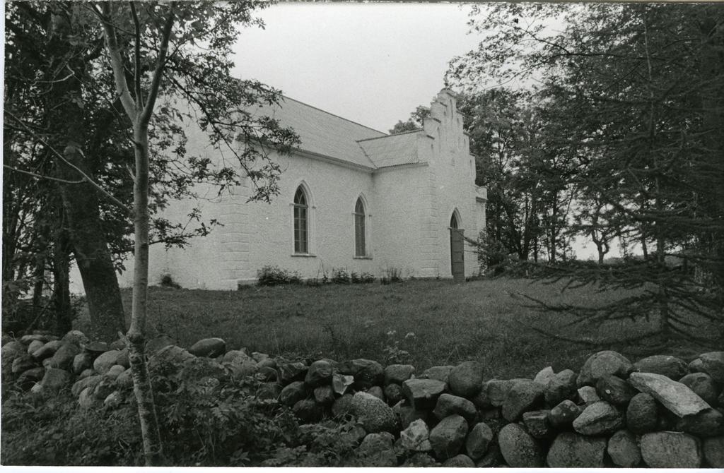 Saaremaa Jämaja Kolmainu kirik, vaade edelast
