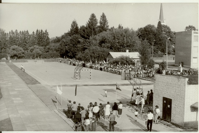 foto  vaade Türi Keskkooli staadionile 1970-80-ndad