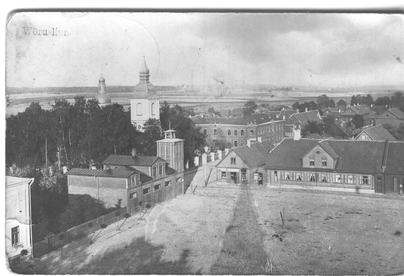 Fotopostkaart. Vaade Võru linna turuplatsile.