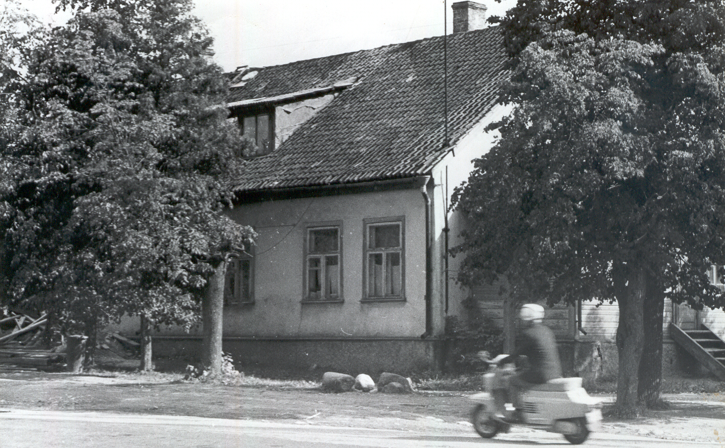 Foto. Komnoorte maja Võrus Tartu tn. 1, kus 1940 - 1941 töötas ELKNÜ Võru maakonnakomitee.