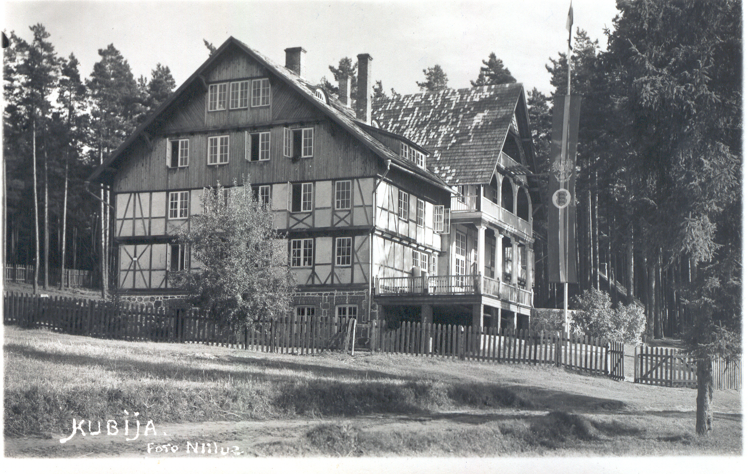 Fotopostkaart. Võru. Maja Kubija järve idakaldal. 1930.aastatel.Jaan Niiluse foto, hilisem Kotkakodu.