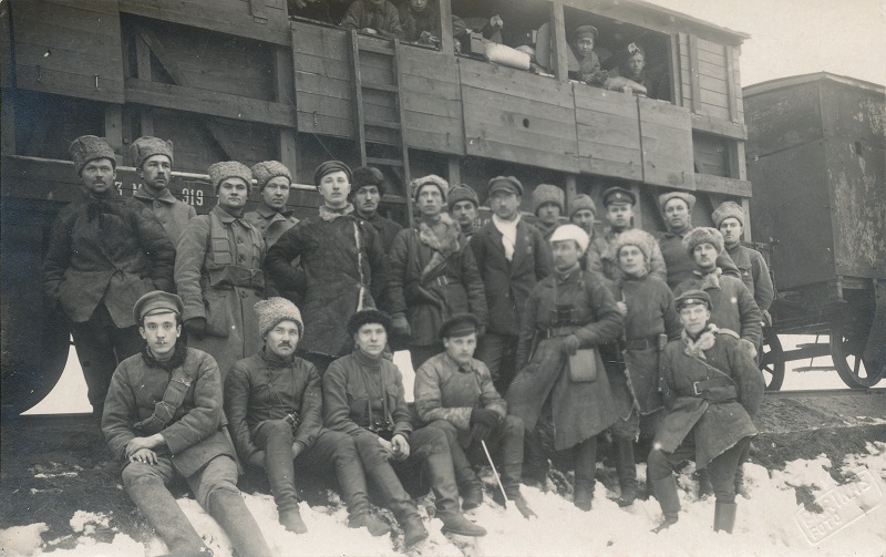 Soomusrongi sõdurid Elvas.