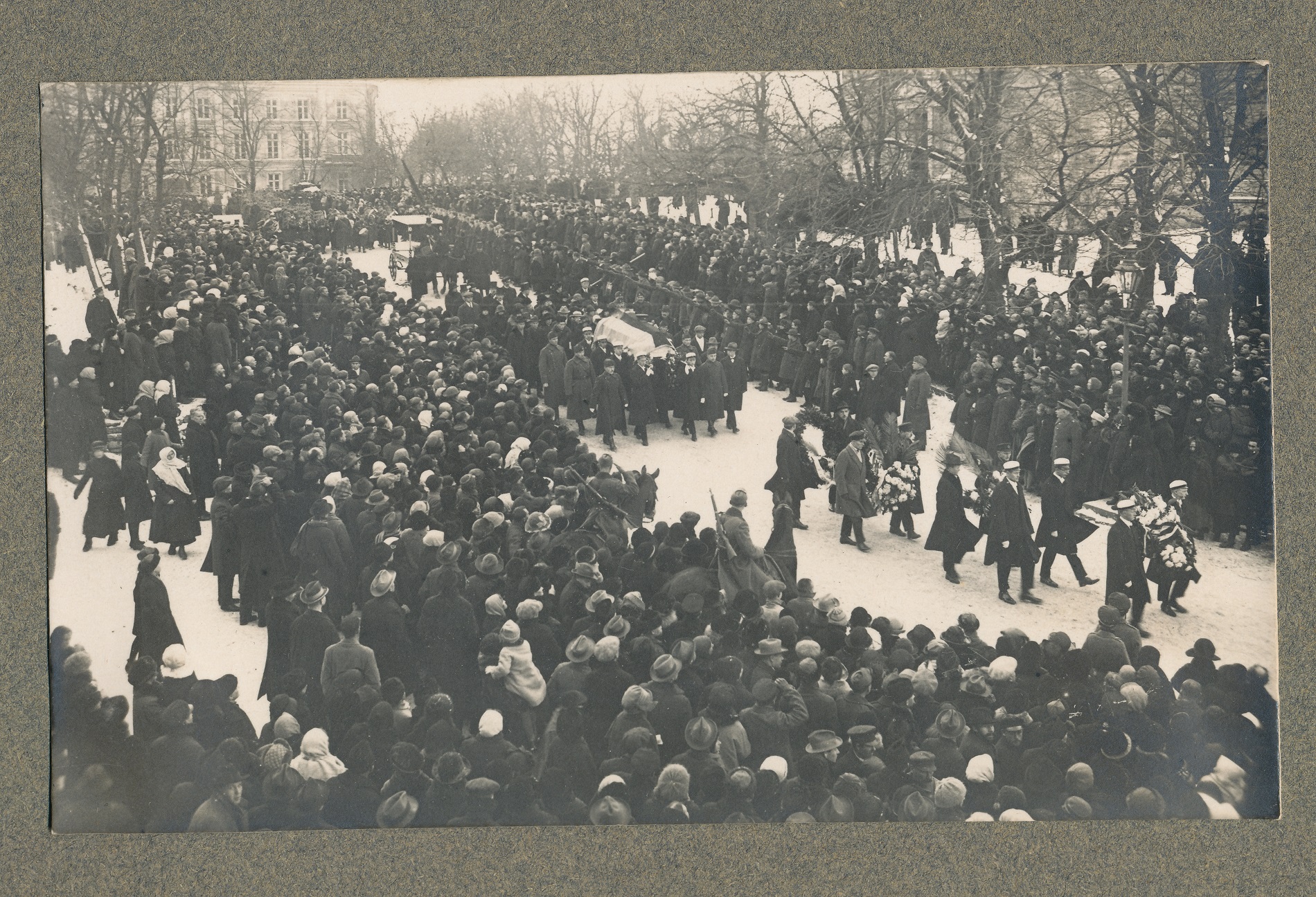 Riigipöördekatses hukkunute matuseteenistus, 04.12.1924