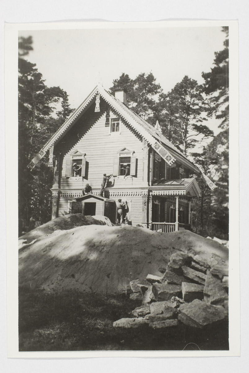 Ponomarjovi maja Keila jõe vasemal kaldal. Vaade maantee poolt. Pildistatud 20. sajandi 20. aastail.