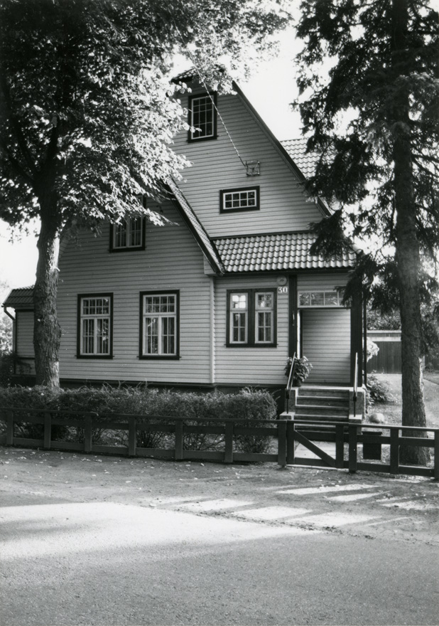 Elamu Tartus, eestvaade. Arhitekt Anatoli Podtšekajev