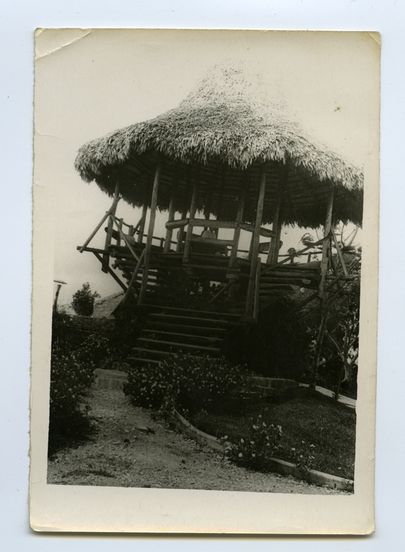 Kolumbuse-eelse leht- või õlgkatusega ehituse makett Vabaõhumuuseumis Kuubal