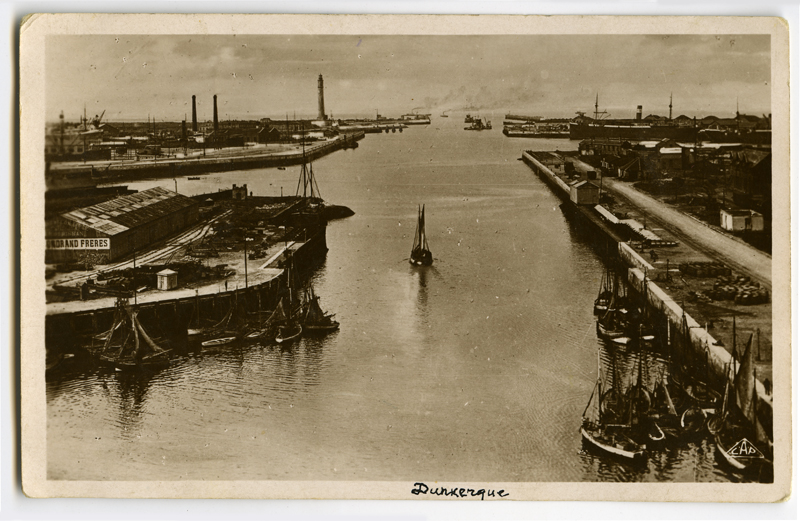 Vaade Dunkerque'i sadamale laevadega