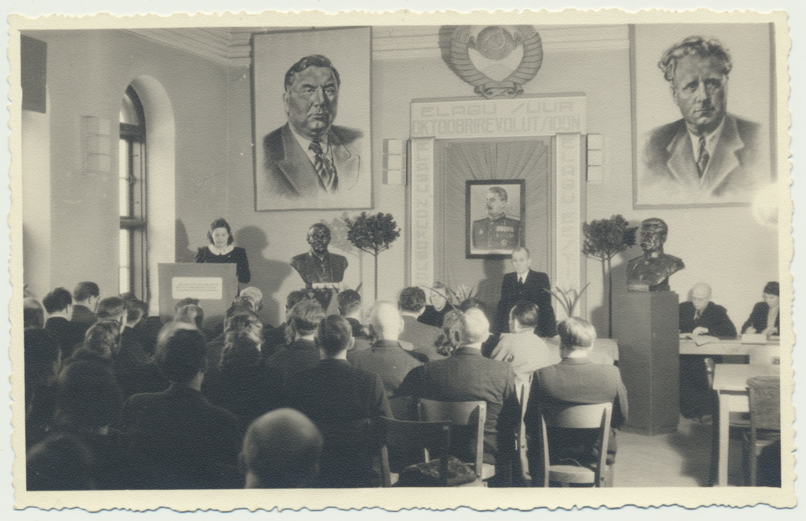 foto, Viljandi Linna Töörahva Saadikute Nõukogu I istungjärk 1.02.1948, avamine