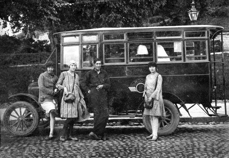 The first engine, probably still owned by f. Kangro, Ford bus: No. 8 in 1920