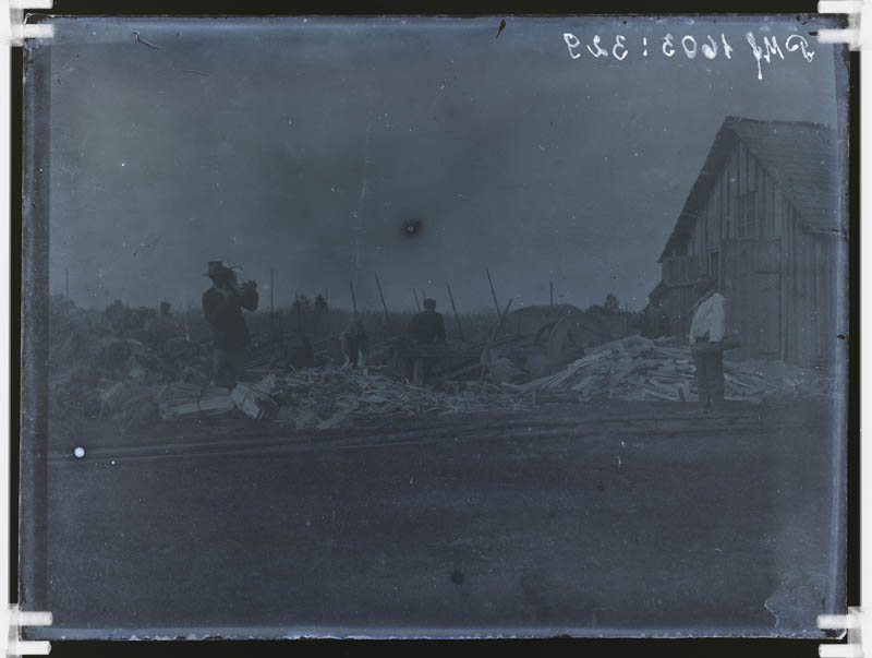 klaasnegatiiv, laastulõikus Lassimäe ("Tondi") veski juures, Lõõla 1914.a.