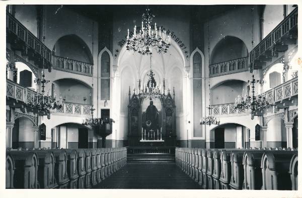 Peetri kirik, vaade altari suunas. Johan Köleri altarimaal. Tartu, 1956.