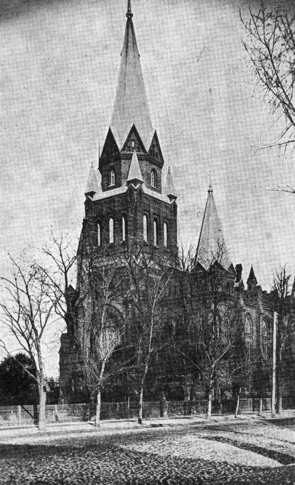 Tartu Peetri kirik Narva mnt ääres. Ca 1930-1940.