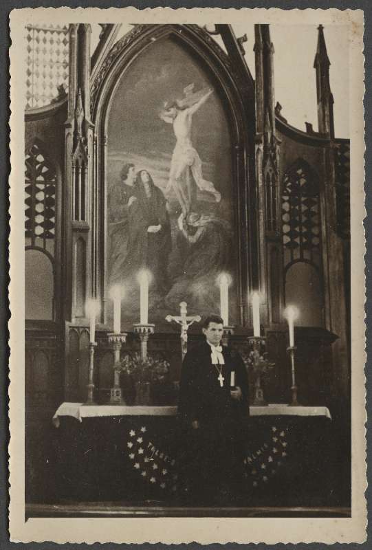 fotopostkaart, Viljandi, Pauluse kirik, sisevaade, altar, kirikuõpetaja Alfred Tooming, 1951