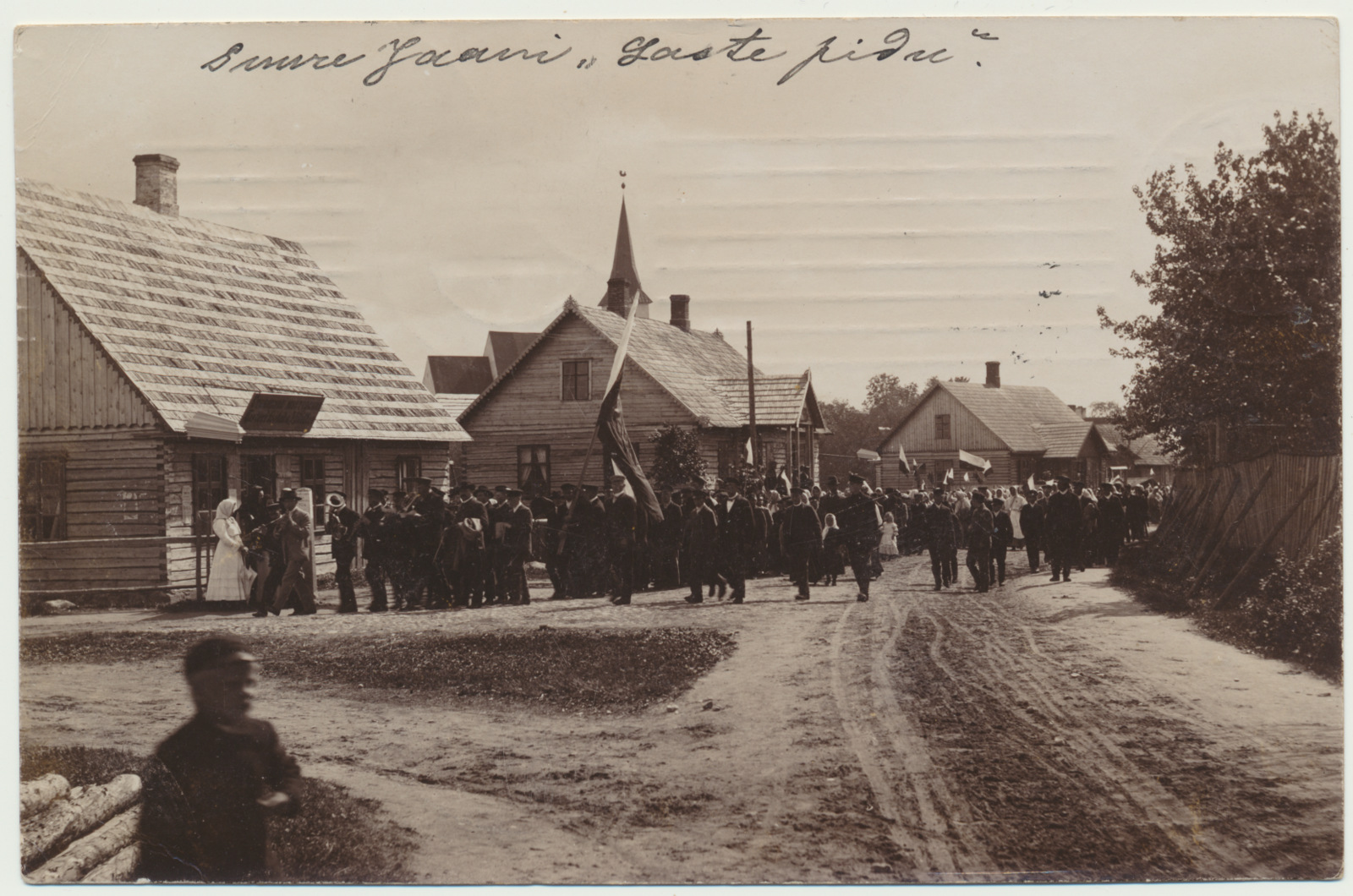 foto, Suure-Jaani khk, Suure-Jaani, Tallinna ja Jaama tn ristmik, rongkäik, u 1908