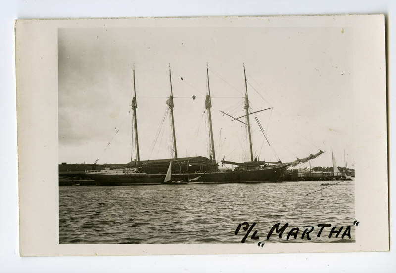 Purjelaev "Martha" sadamas