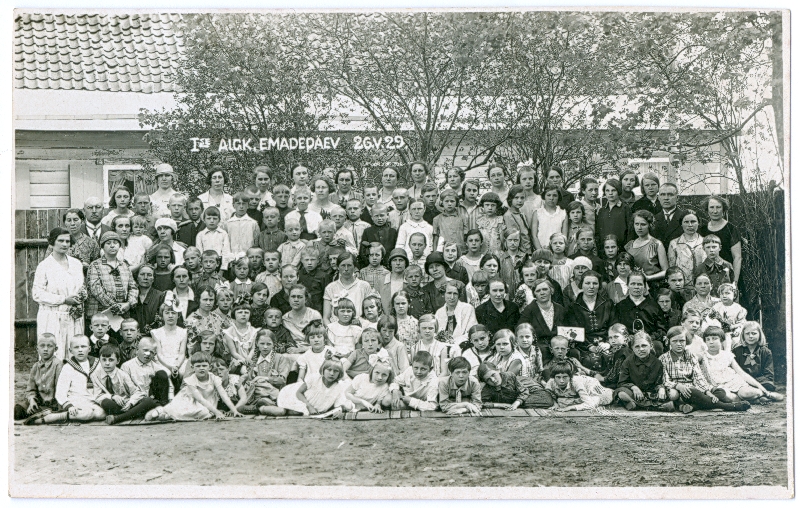 Foto. Haapsalu I algkooli emadepäev 1929.a. Foto: J.Grünthal. Mustvalge.