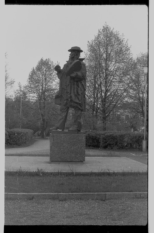 Johann Köleri monument Viljandis