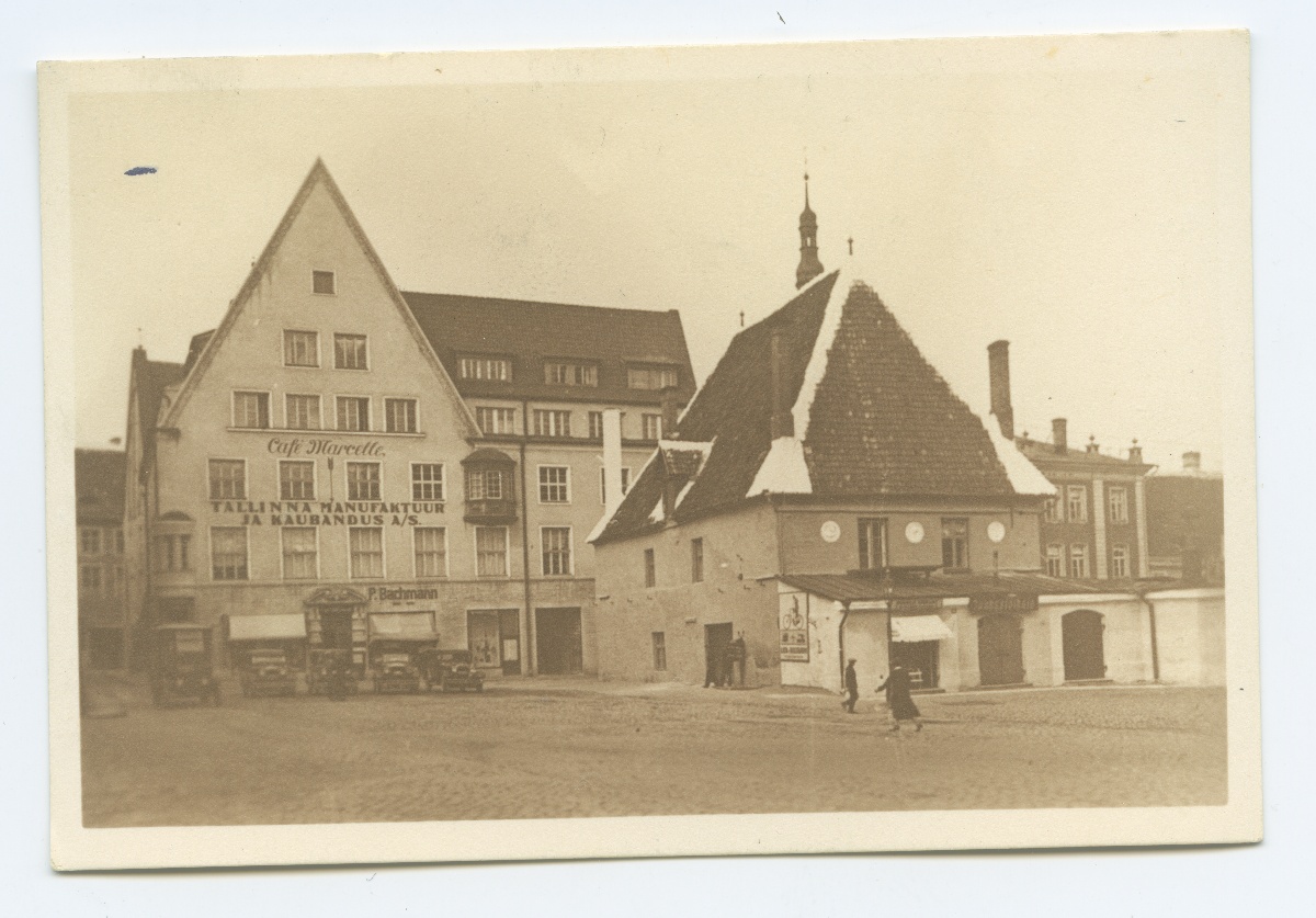 Tallinn, Raekoja plats, vaade Kullassepa tänavalt Vaekojale.