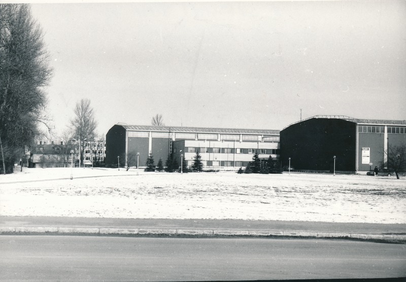 Tartu ülikooli spordihoone (akadeemiline spordiklubi; Ujula 4). Tartu, 1998. Foto Aldo Luud.
