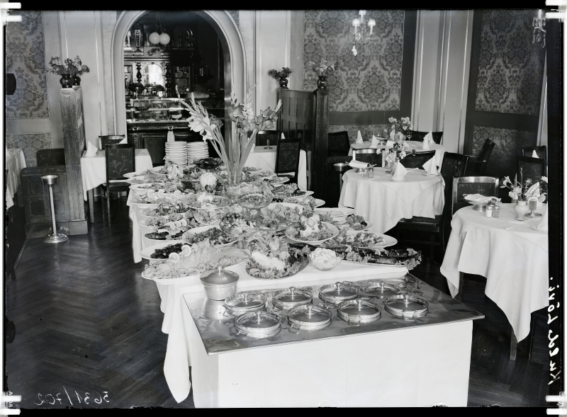 Hotell "Kuld Lõvi" Harju tänaval, puhvet