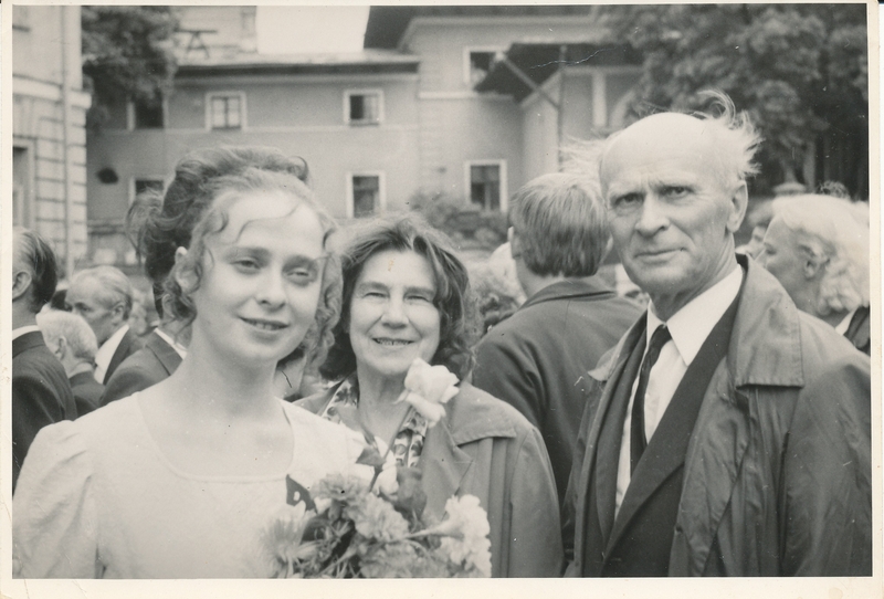 Leelo Tungal ülikooli lõpetamisel