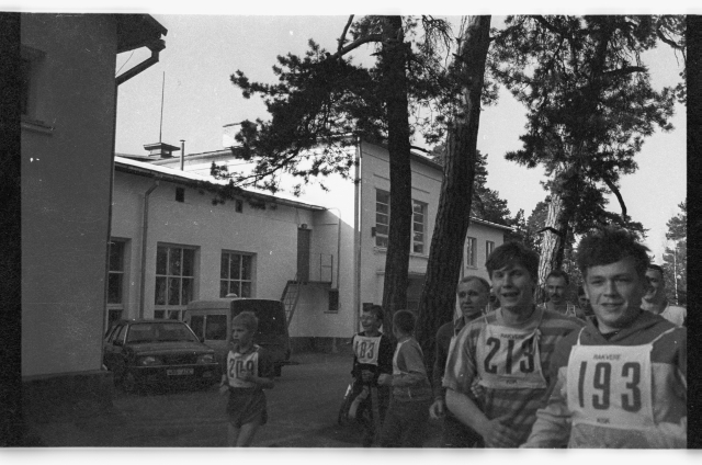 Piirivalvurite jooksuvõistlus; võistlejad jooksmas