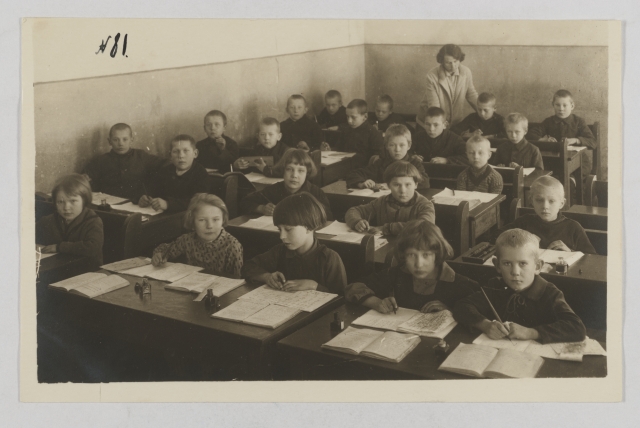 Saue kool, I-II klass tunnis