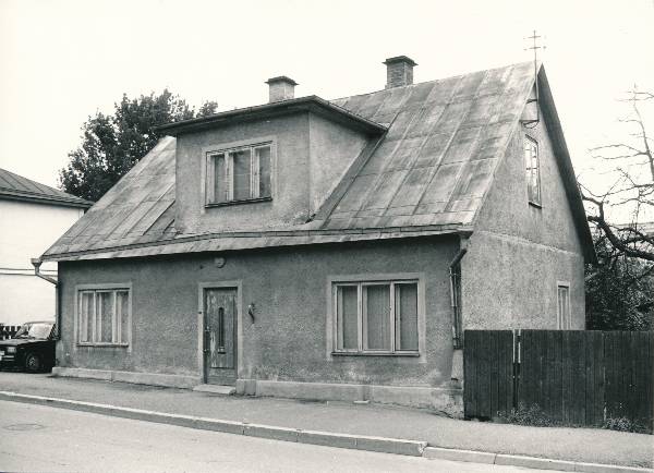 Vaba t 42b. Tartu, 1990. Foto: Harri Duglas.