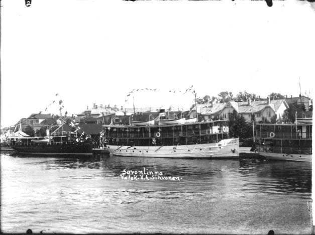 Steam ships in Savonlinna port 1