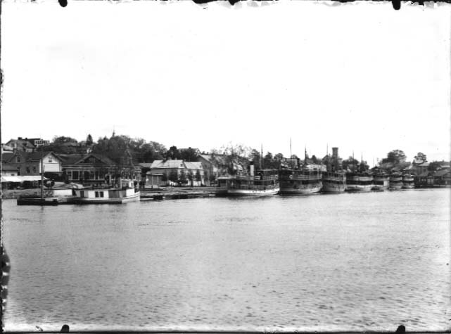 Steam ships in Savonlinna port 1