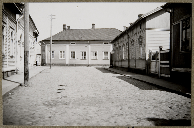 Wooden residential building in Pinnala from west, Kauppakadulta