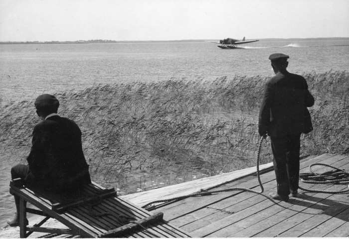 Finland lands on Lake Ylemiste in 1933