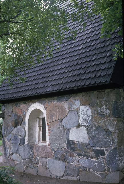 Akaan kirkon keskiaikainen kivisakaristo