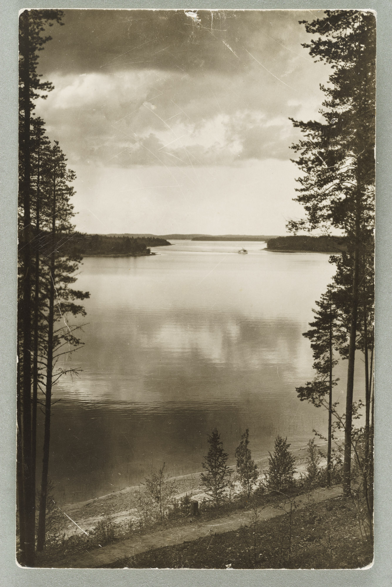 From Takaharju to the verse between Vaahersalo and the Tuunaansaare, the verse of the steam-boat arrives at the Punkaharju