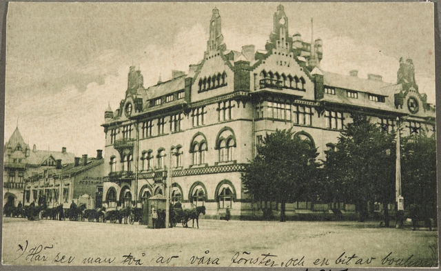 Chocolates on the tower, the big building is Lignell's house, right. Main street Bulevardi