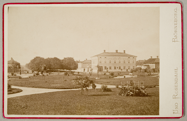 Consul Rohde's house behind the park