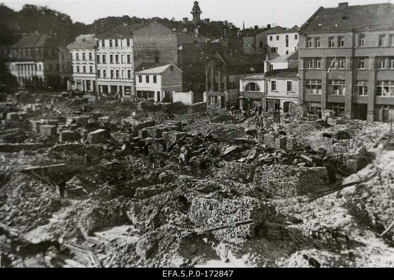 View of the ruins of the Shopping House.