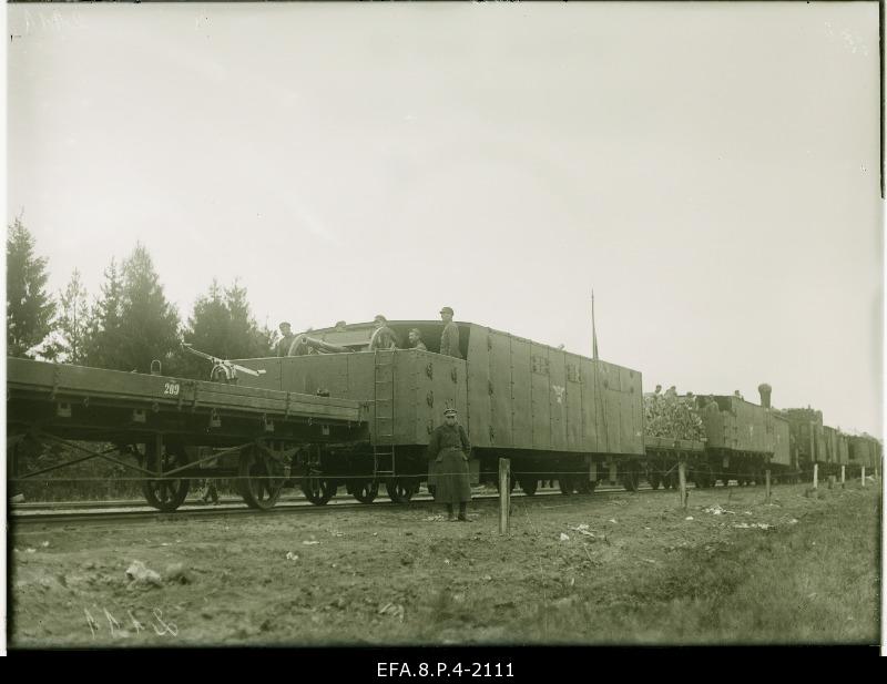 Arm trains on the road to Otepää manuals.