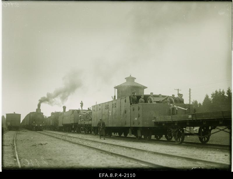 Arm trains on the road to Otepää manuals.