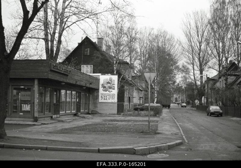 Plant street. On the left shop.