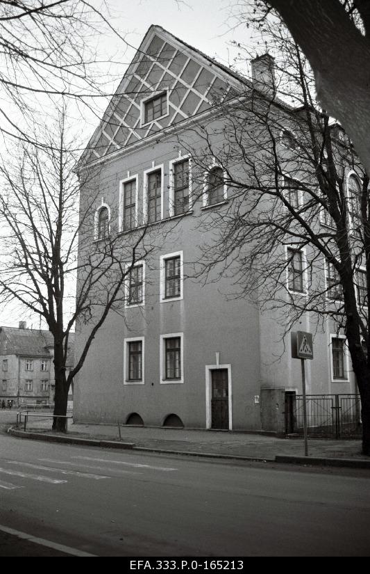 Tallinn Cross Basic School.