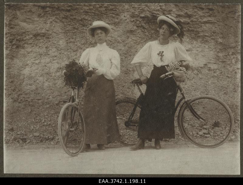 Other and Selma Raehlmann with bicycles