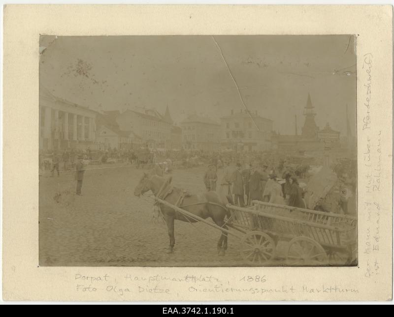 Trade on Tartu Suurituru Square (Raekoja Square), the front-line horse with a vanker