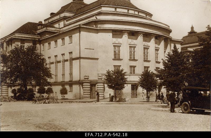 View Estonia Theatre façade.